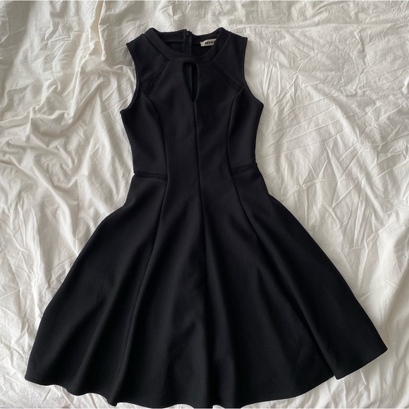 ModCloth Dress - Picture 2 of 7